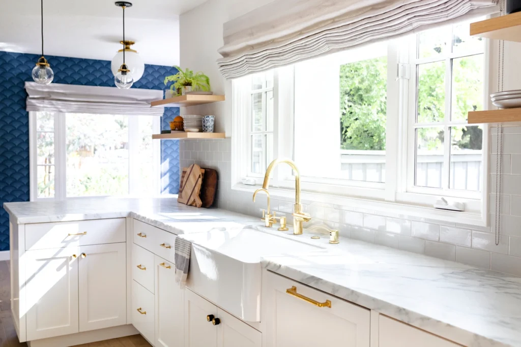 windows in kitchen white