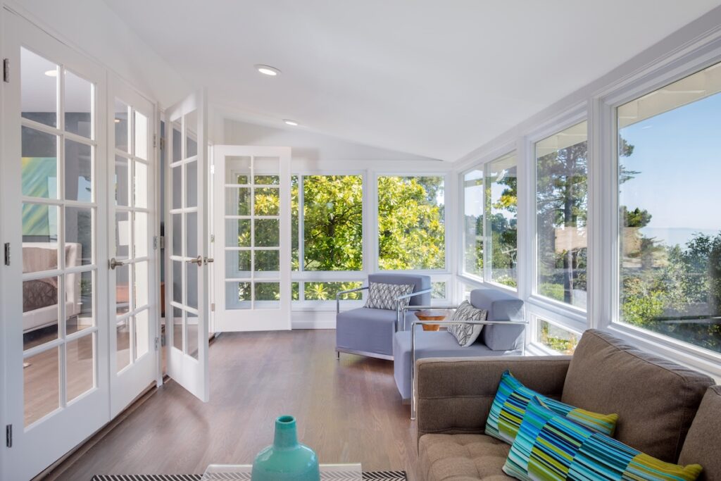 Bright natural light in room from windows