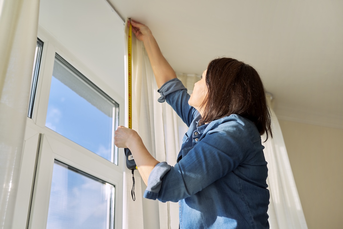 measuring length of window